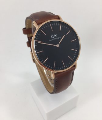 Montre Daniel Wellington Classic Black St Maves