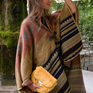 Marie K Poncho et pochette Wild by Amenapih