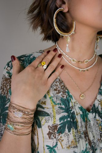 Collier, Boucles d'oreilles Hipanema, Bracelet Lo et Ma, Bagues By Garance