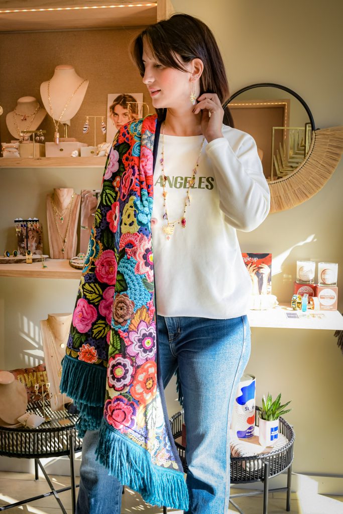 Chale Katherina Loretta Collier Gas Bijoux